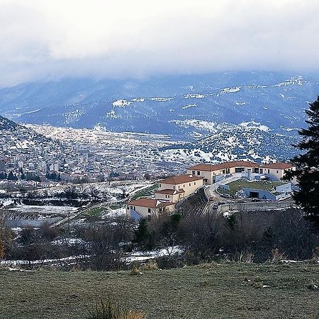 Avaris Hotel Karpenísion Екстериор снимка