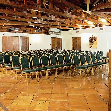 Avaris Hotel Karpenísion Екстериор снимка